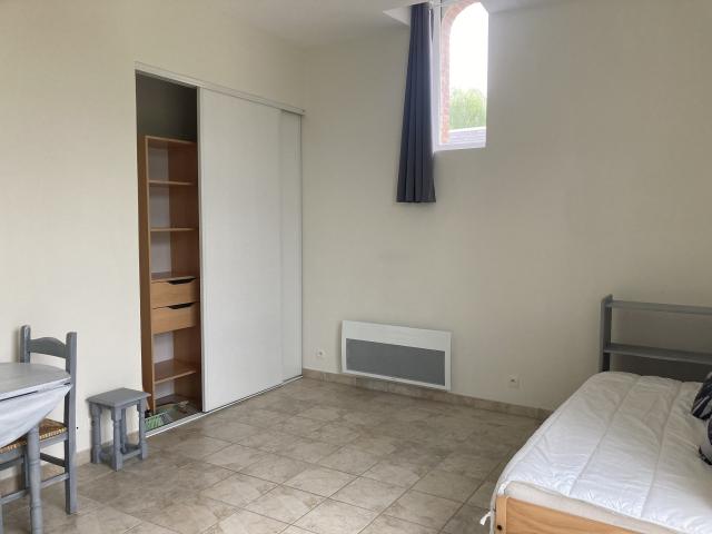 Location studio St Denis en Val - Photo 3