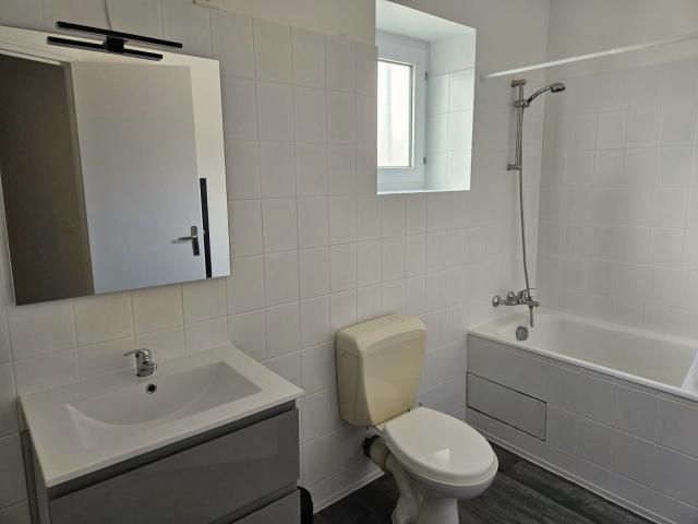 Location maison F4 Chateau Renault - Photo 2