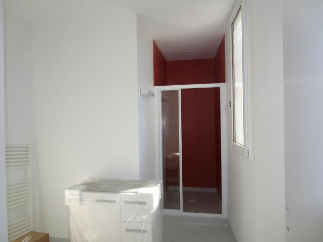 Location appartement T2 La Rochebeaucourt et Argentine - Photo 2