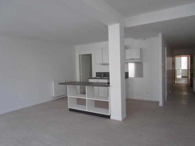 Location appartement T4 La Rochebeaucourt et Argentine - Photo 2