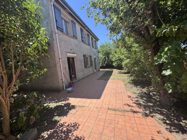 Location maison F7 Aussillon - Photo 1