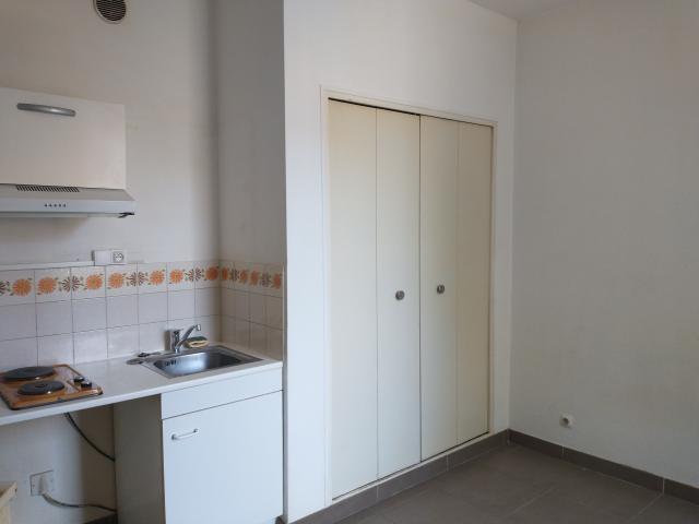 Location studio Marseille 04 - Photo 3