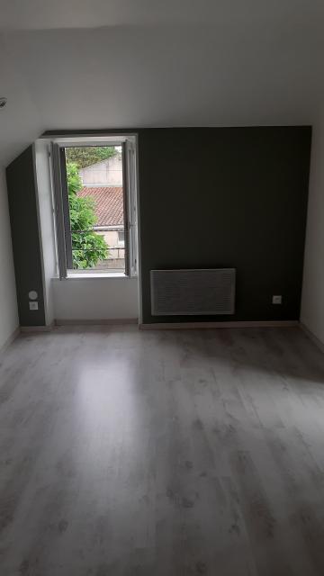 Location maison F7 Peault - Photo 7