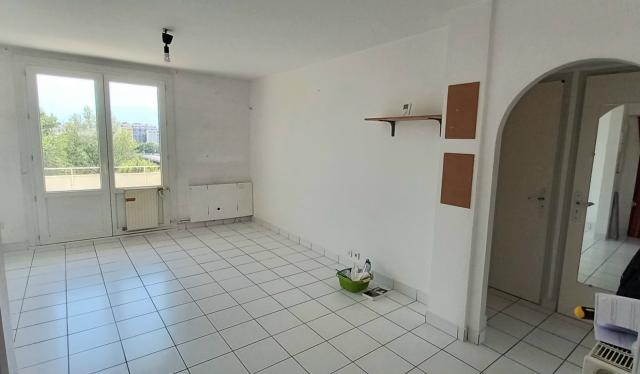 Location appartement T3 Fontaine - Photo 2