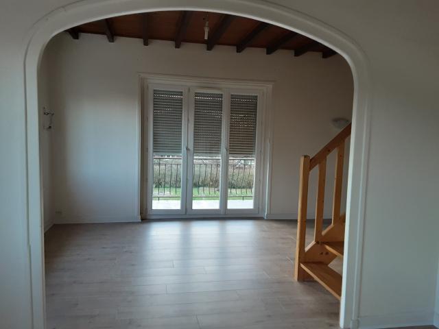 Location maison F5 Montrond les Bains - Photo 3