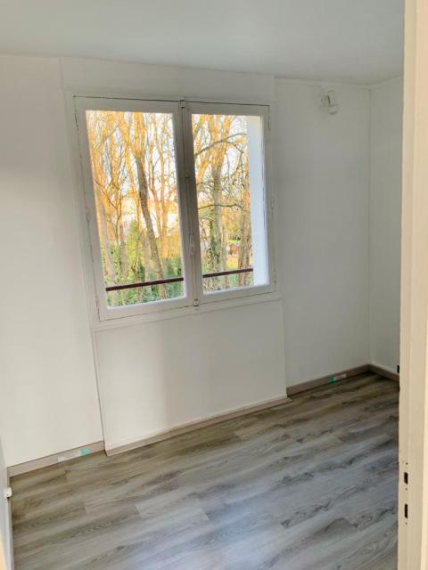 Location appartement T4 Fresnoy le Grand - Photo 2