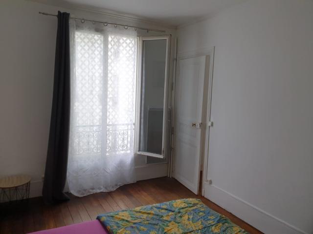 Location appartement T2 Paris 18 - Photo 2