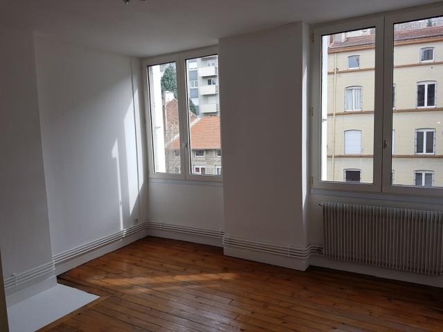 Location studio St Etienne - Photo 2