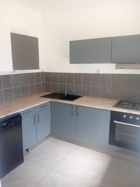 Location maison F5 Cantin - Photo 3