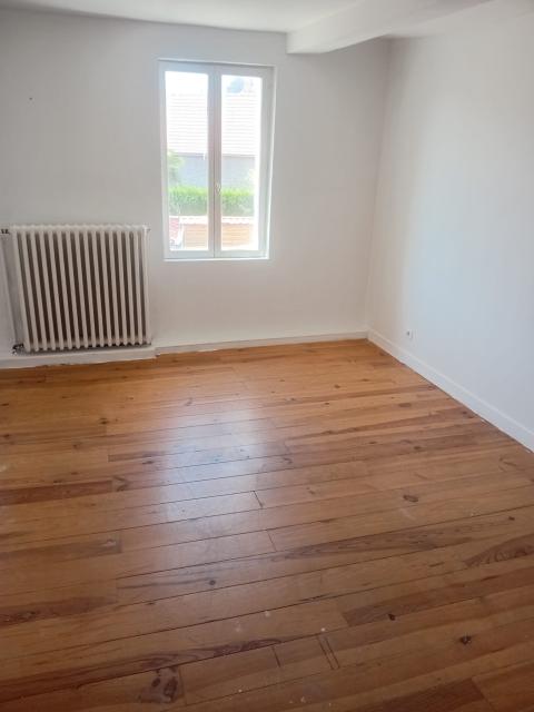 Location maison F5 Cantin - Photo 7