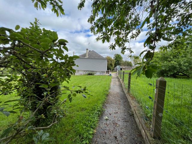 Location maison F7 St Fraimbault de Prieres - Photo 2