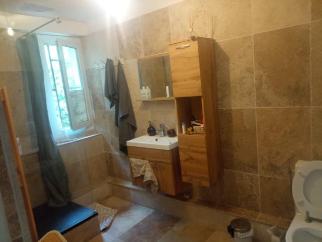 Location appartement T3 Marseille 08 - Photo 5