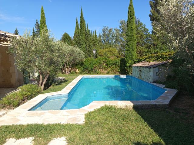 Location maison F6 Paradou - Photo 7