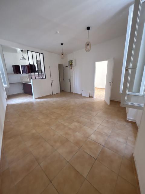 Location appartement T2 Marseille 05 - Photo 4