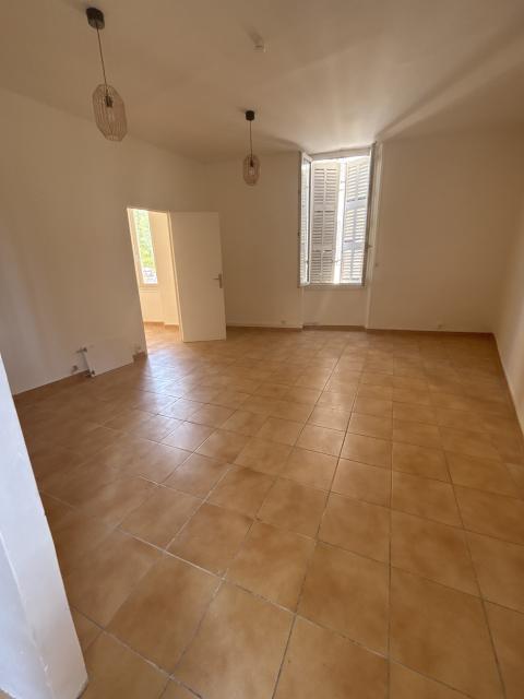 Location appartement T2 Marseille 05 - Photo 6