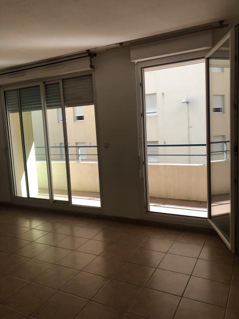Location appartement T2 Marseille 08 - Photo 2