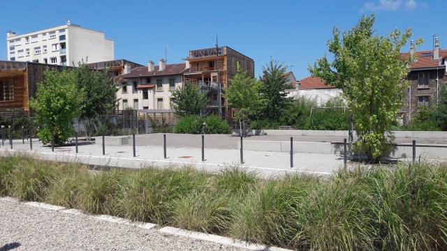 Location appartement T4 St Etienne - Photo 4