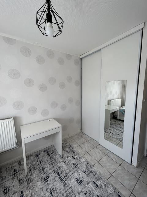 Location appartement T4 Meyzieu - Photo 4