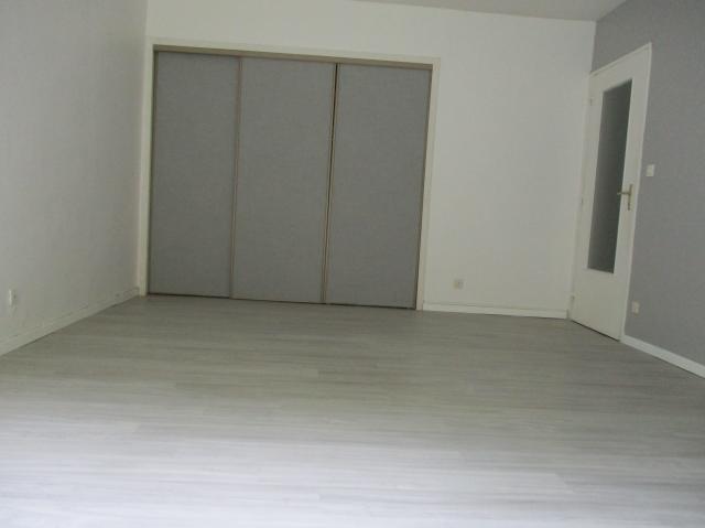 Location appartement T2 Deville les Rouen - Photo 2