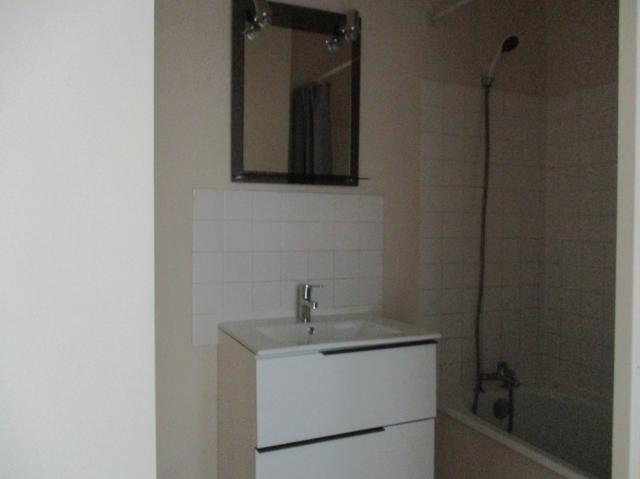 Location appartement T2 Deville les Rouen - Photo 3
