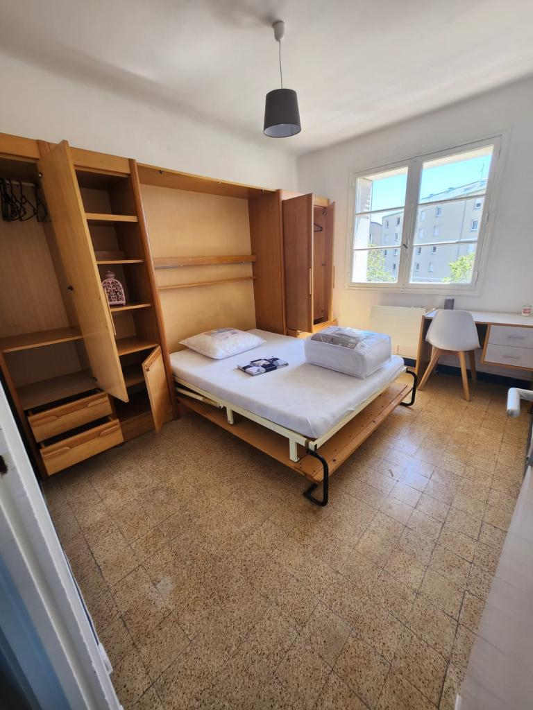 Location chambre Marseille 05 - Photo 1