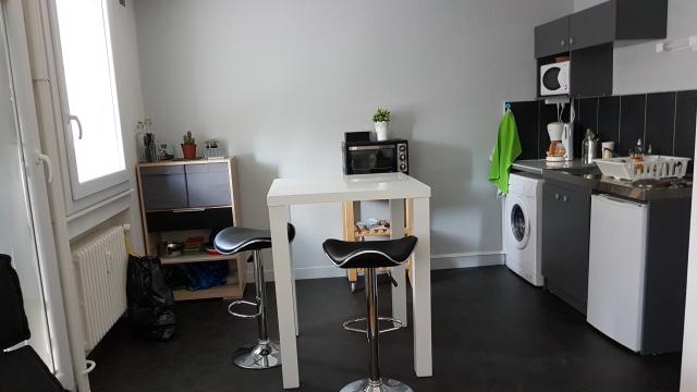 Location studio St Etienne - Photo 2