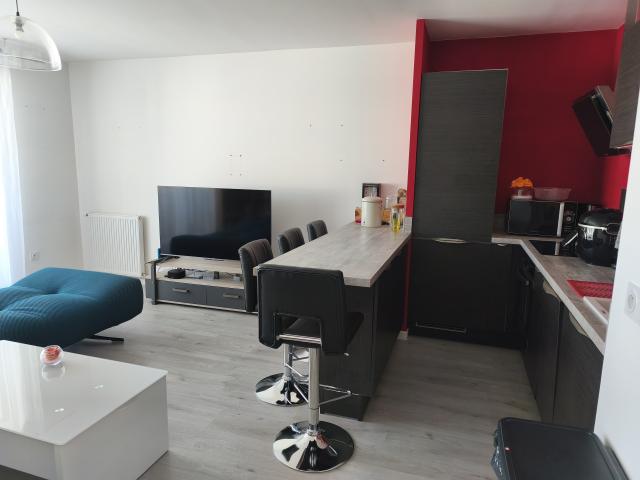 Location appartement T3 Fontenay le Fleury - Photo 3