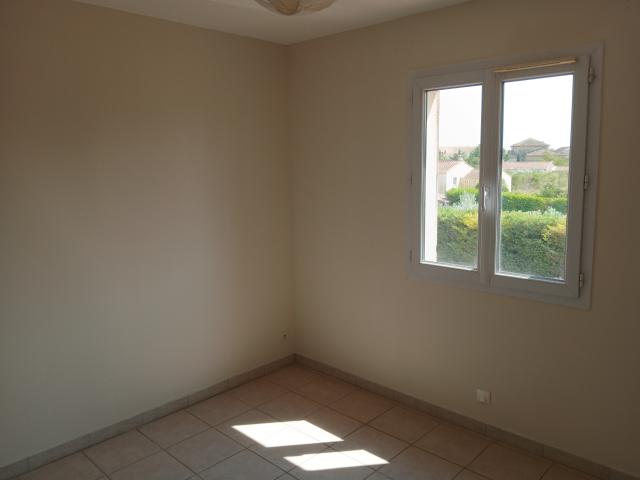 Location maison F4 Travaillan - Photo 5