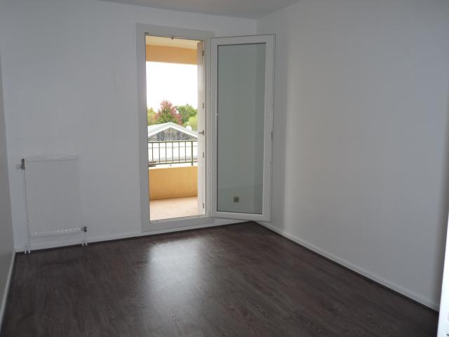 Location appartement T5 Guilherand Granges - Photo 2