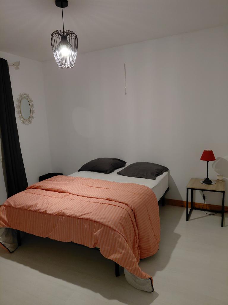 Location chambre Genouille - Photo 1