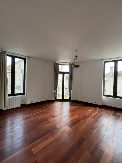 Location appartement T2 Nontron - Photo 2