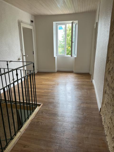 Location maison F5 St Martin de Sescas - Photo 2