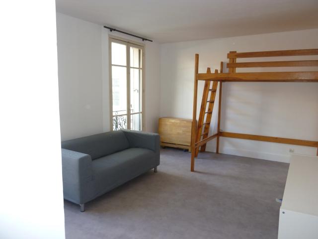 location studio meublé avec cuisine équipée à paris 14 - 975 € - 25 m²